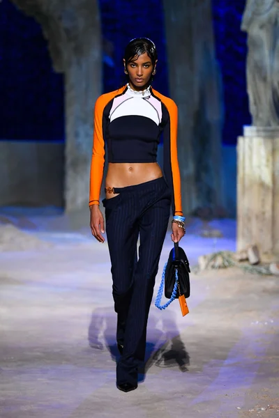 Look 5
